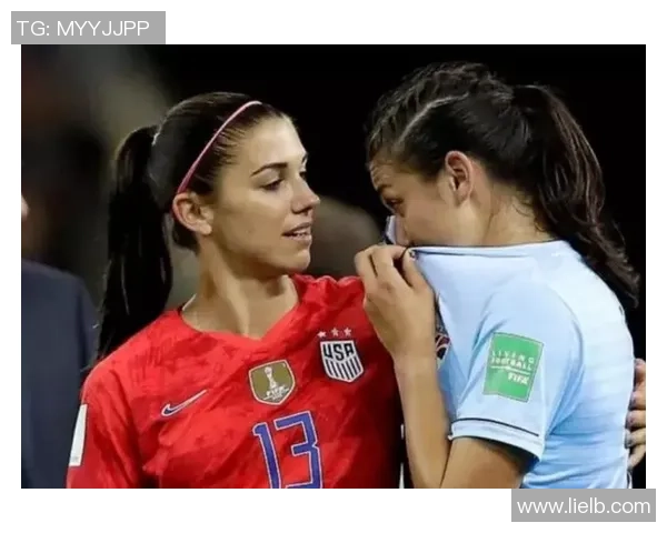 印度裔足球明星在女足赛场上的精彩瞬间与风采展示