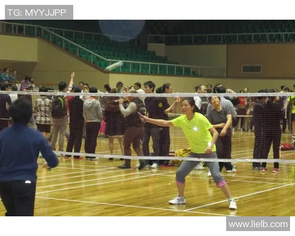 成都羽毛球队状态深度对比分析及未来发展趋势探讨 成都羽毛球队状态深度对比分析及未来发展趋势探讨